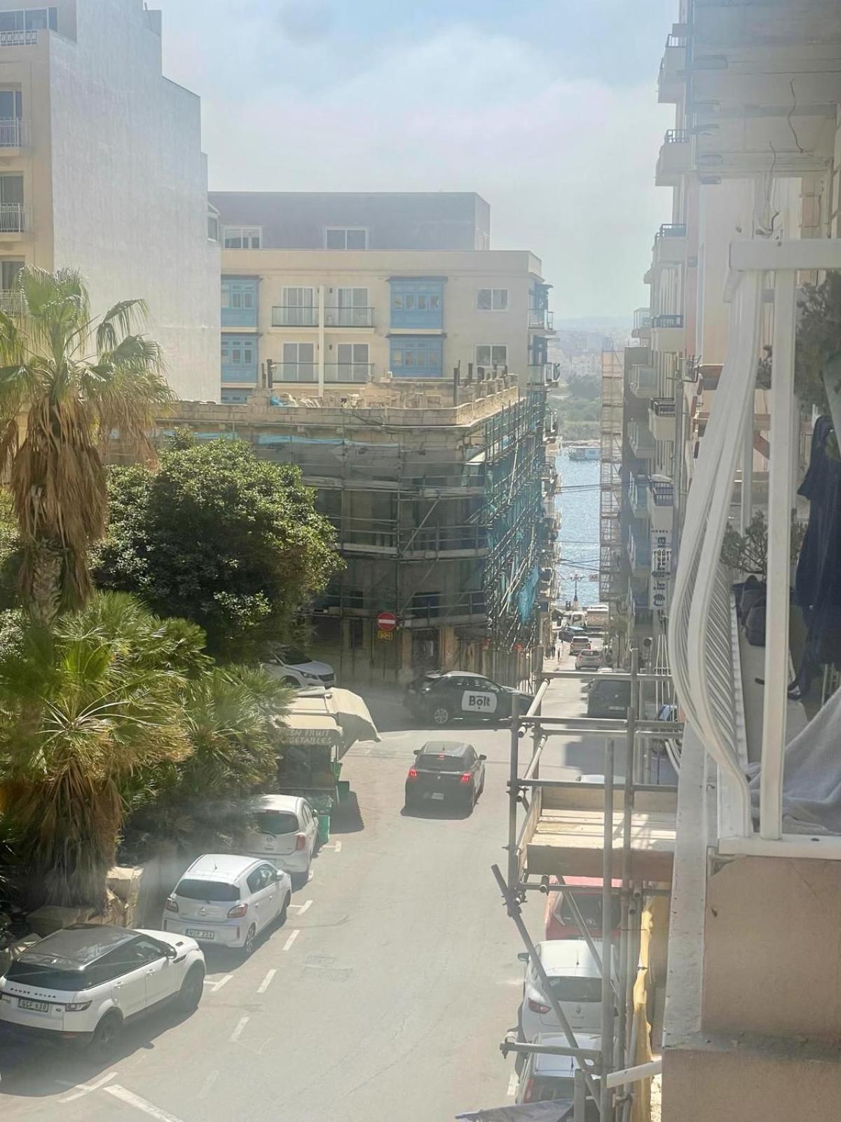 Aron Seaviews Apartment Слима Екстериор снимка