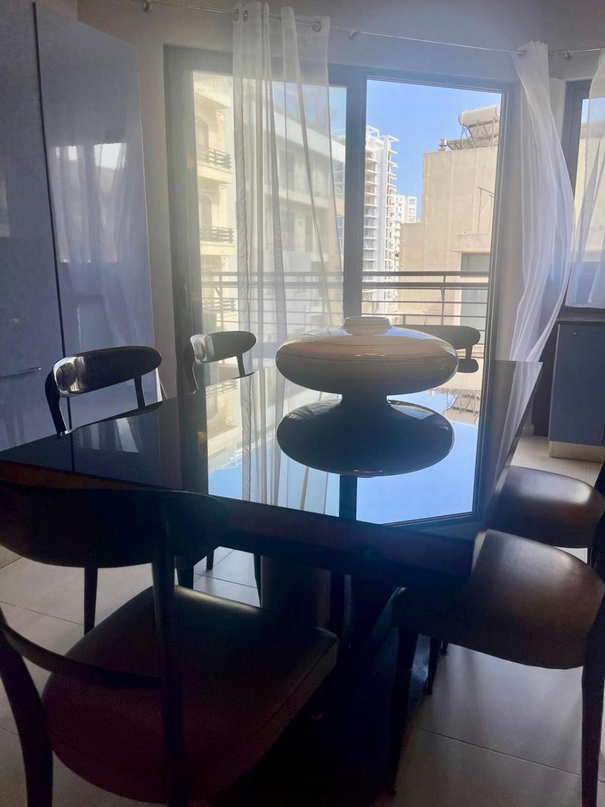 Aron Seaviews Apartment Слима Екстериор снимка