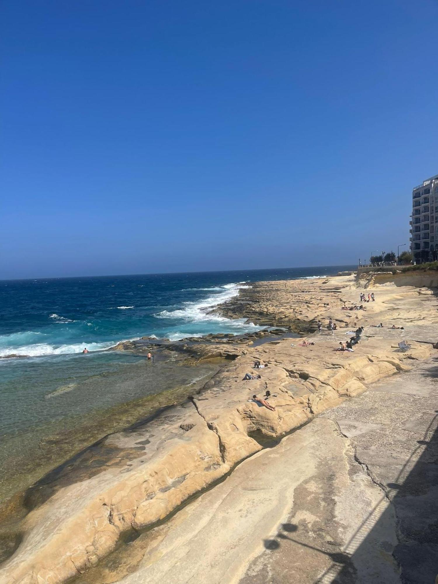 Aron Seaviews Apartment Слима Екстериор снимка